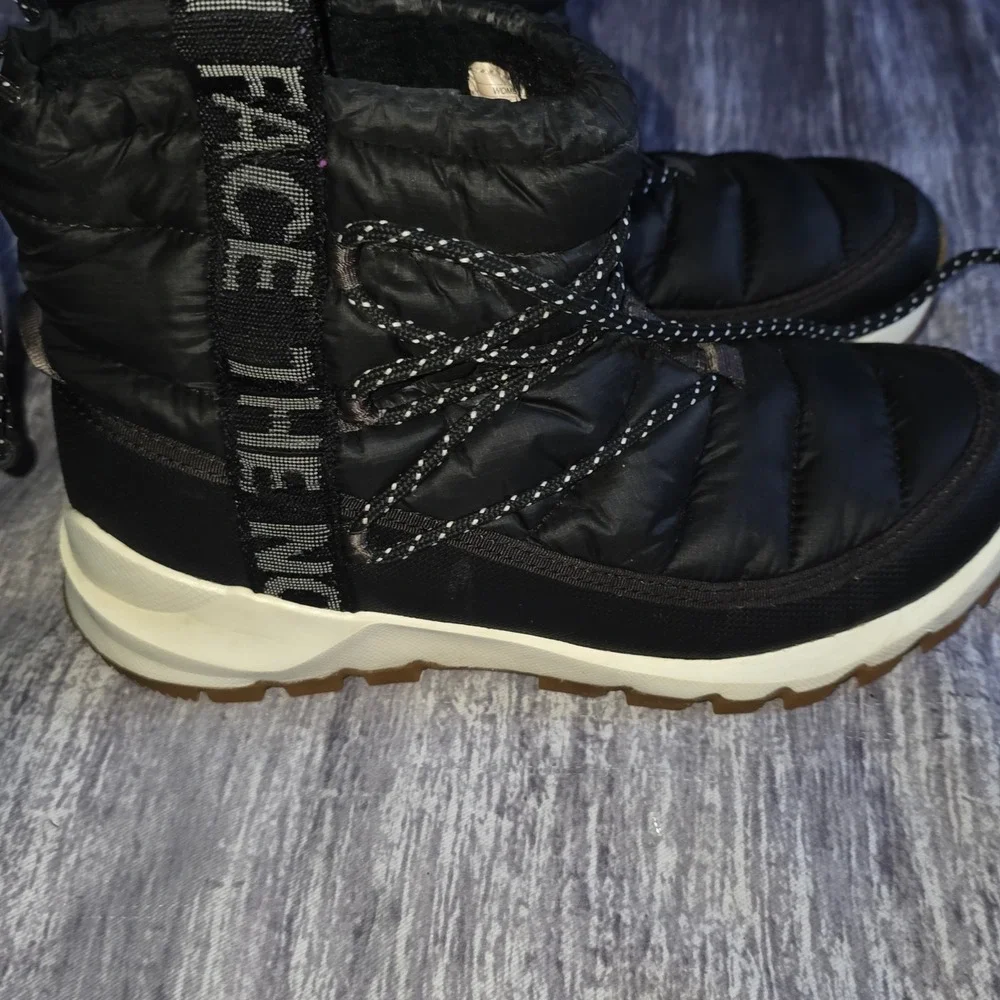 The North Face Thermoball Lace Up Black White Winter Boots NF0A4AZG Womens 8